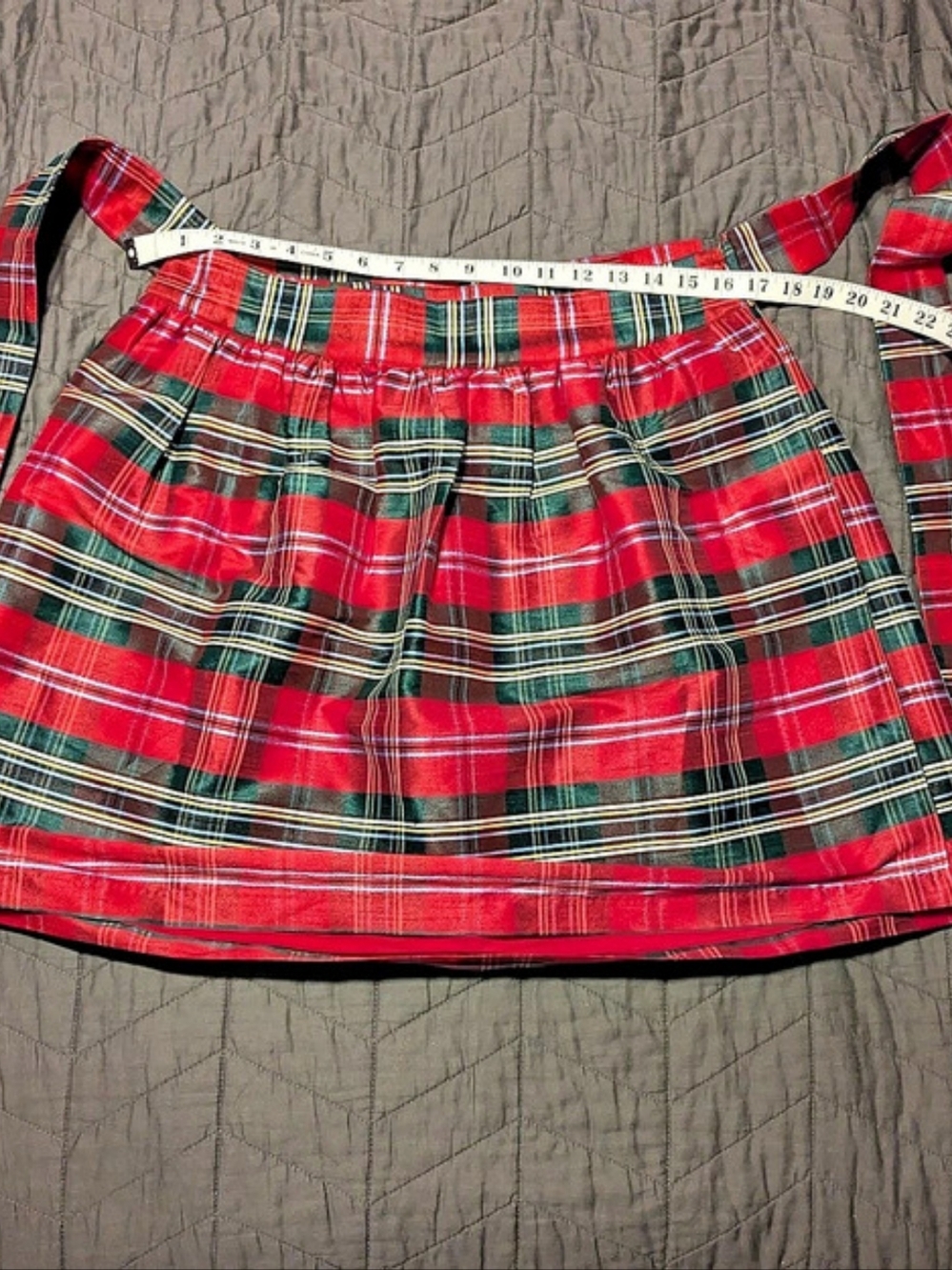 Crown & Ivy Plaid Tie-Front Mini Skirt in Red & Green Size Medium Like New